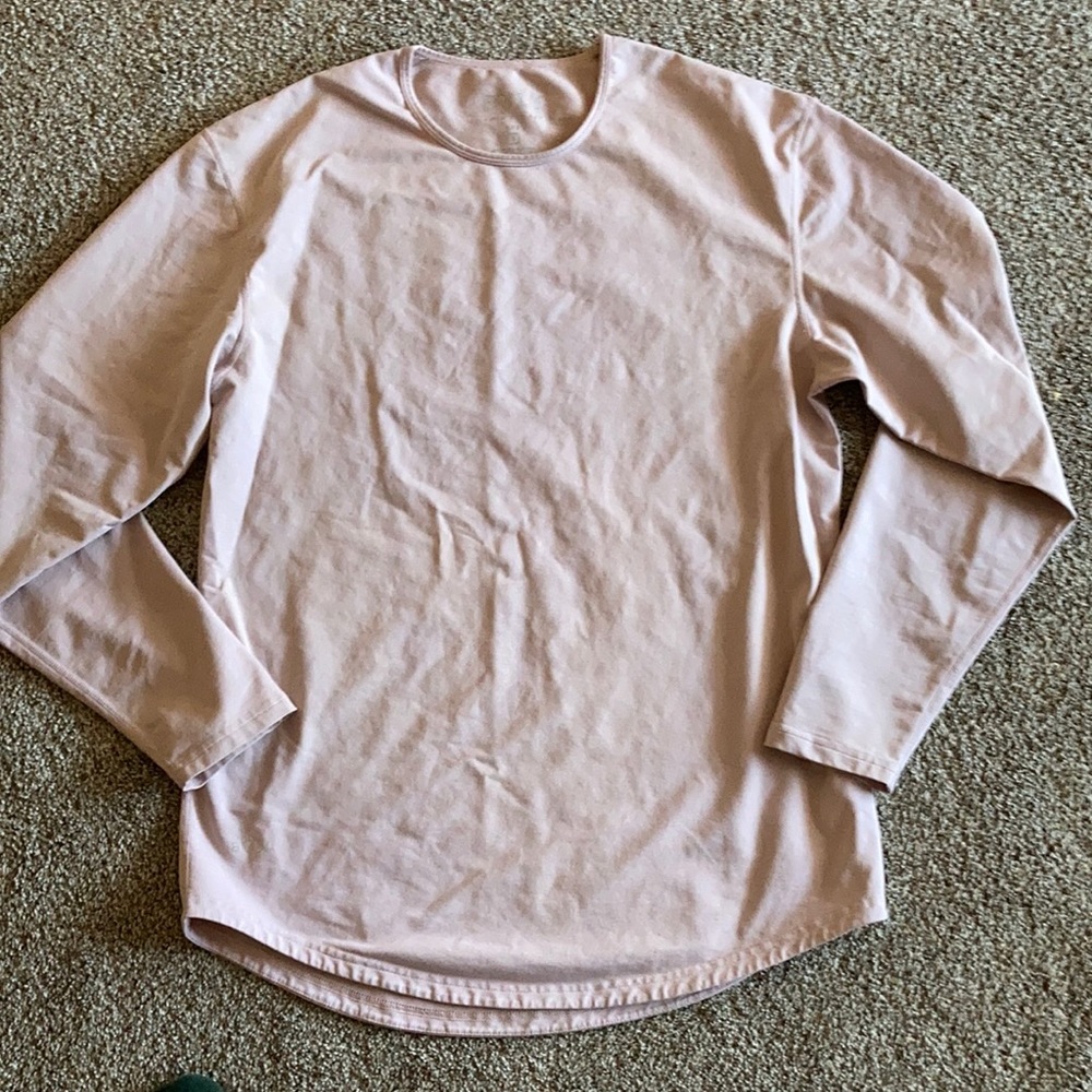 Men’s BYLT drop cut long sleeve in the color “Valencia”.